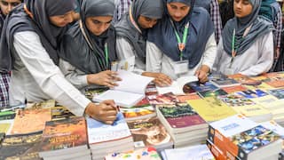 जम्मू-कश्मीर सरकार ने 25 किताबों पर लगाया बैन, अलगाववाद और आतंकवाद को बढ़ावा देने वाला बताया