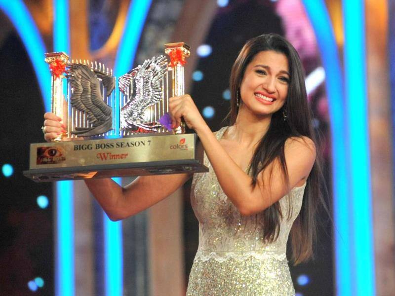 Gauhar Khan was seen as the winner in Bigg Boss 7. He is considered to be the most popular female contestant of all the season so far. According to Live Hindustan, he too received an amount of 50 lakh rupees.