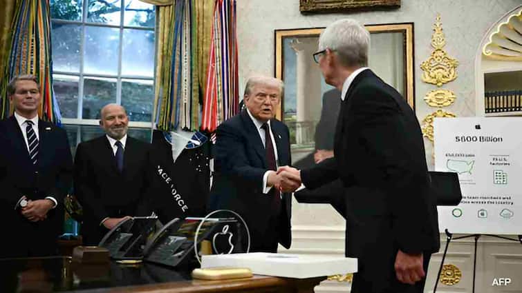 | Apple CEO Tim Cook gifted Donald Trump a gold glass You will be shocked to know its price