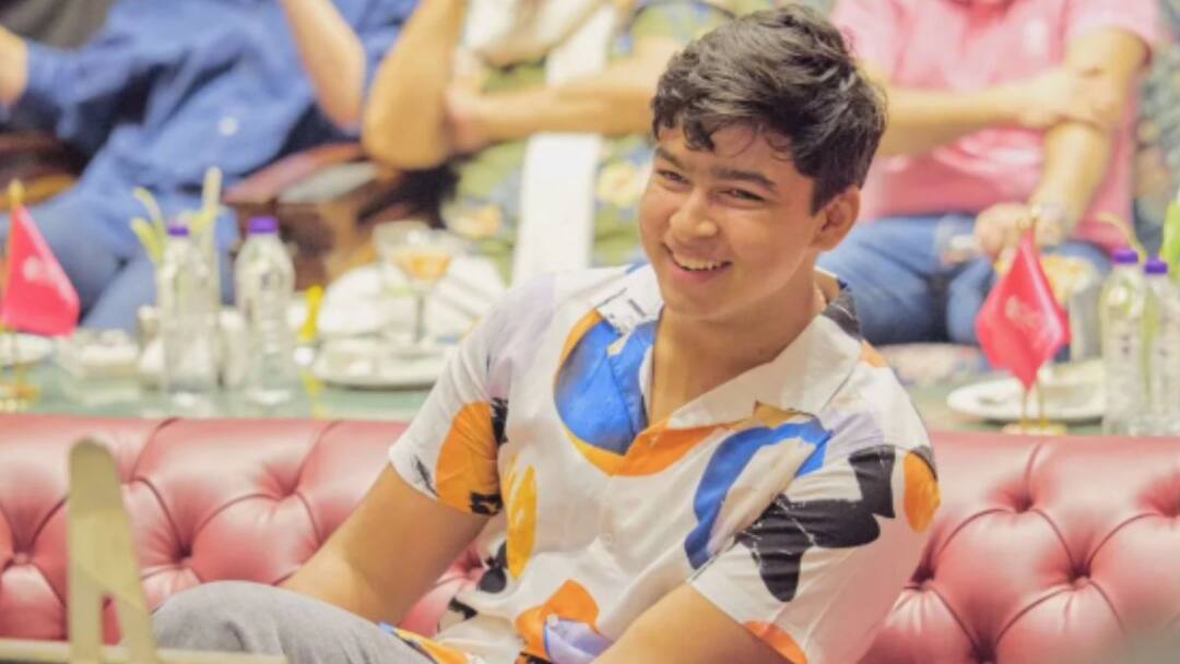 vaibhav suryavanshi net worth 2025 ipl salary bcci income car prize Vaibhav Suryavanshi Net Worth: आईपीएल से करोड़ों कमाने वाले वैभव सूर्यवंशी की नेटवर्थ कितनी पहुंची? सैलरी, इनाम और BCCI से कमाई जान उड़ जाएंगे होश