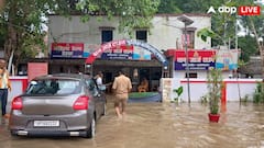 प्रयागराज में लगातार हो रही बारिश ने खोली नगर निगम की पोल, वाटर सिटी में बदल गई स्मार्ट सिटी