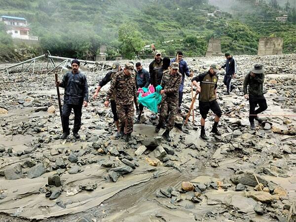 'Operation Zindagi' a big success in Uttarkashi, 131 tourists from Gujarat rescued, know the updates ઉત્તરકાશીમાં 'ઓપરેશન જિંદગી'ને મોટી સફળતા, ગુજરાતના 131 પ્રવાસીઓના કરાયા રેસ્ક્યુ, જાણો અપડેટસ