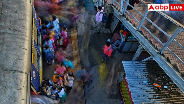 मेटुपालयम–ऊटी नीलगिरी माउंटेन रेलवे हरे-भरे जंगलों और पहाड़ों से होकर गुजरता है. यहां तेज ढलान, पुराने मोड़ और जर्जर ट्रैक के कारण डिब्बों के पटरी से उतरने की घटनाएं हो चुकी हैं.