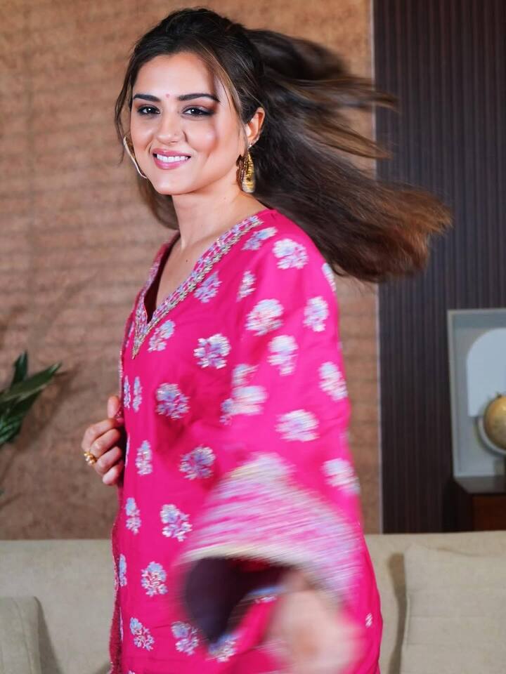 If you look at the work front, the last time Riddhi was seen in the Sabarmati report. His film Abir Gulal has not been released yet.