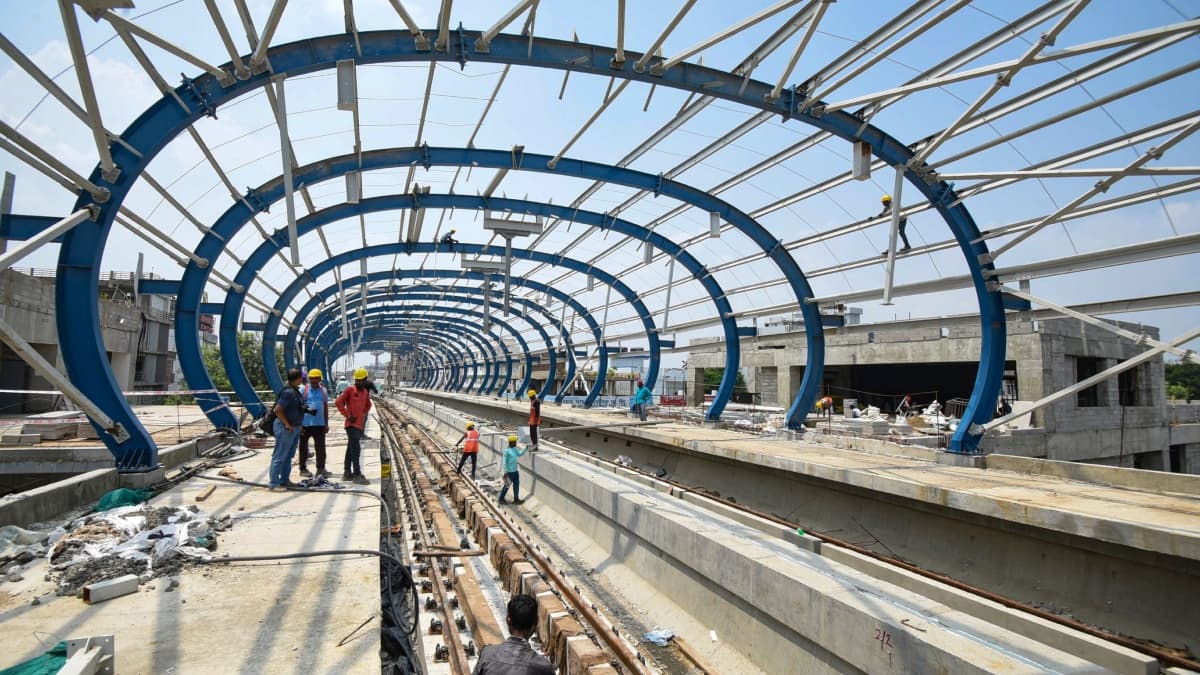 Chennai Metro Rail: மெட்ரோ பயணிகளின் கவனத்திற்கு; 15 - 19-ம் தேதி வரை ரயில் சேவையில் மாற்றம் - நோட் பண்ணிக்கோங்க