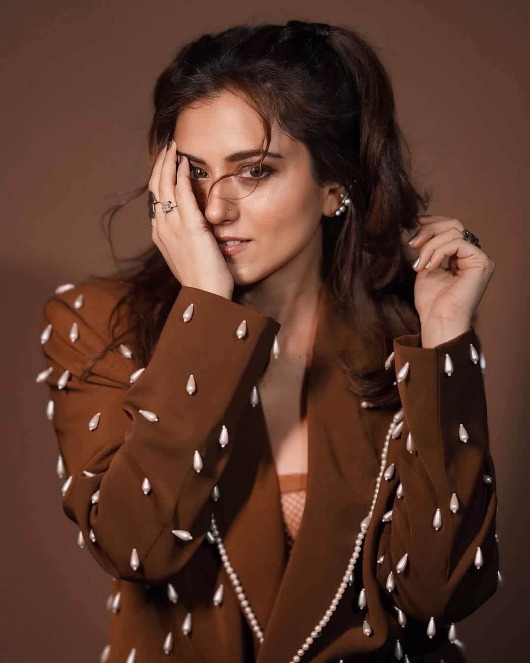 This Hasina is none other than Riddhi Dogra, who has made a distinct identity in the industry by working in many popular TV shows.