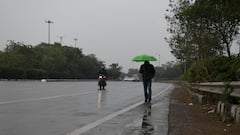 रक्षाबंधन पर दिल्ली में झमाझम बारिश, कई इलाके पानी से लबालब, ट्रैफिक के साथ 90 उड़ानें प्रभावित