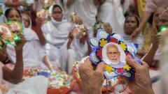 वृंदावन की बुजुर्ग विधवाएं PM मोदी को भेंट करेंगी हैंड मेड राखियां, कई वर्षों से निभा रहीं परंपरा