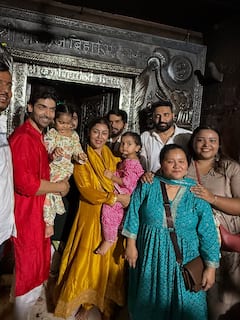 Debina Bonnerjee & Gurmeet Choudhary Seek Blessings At Premanand Maharaj’s Ashram In Mathura