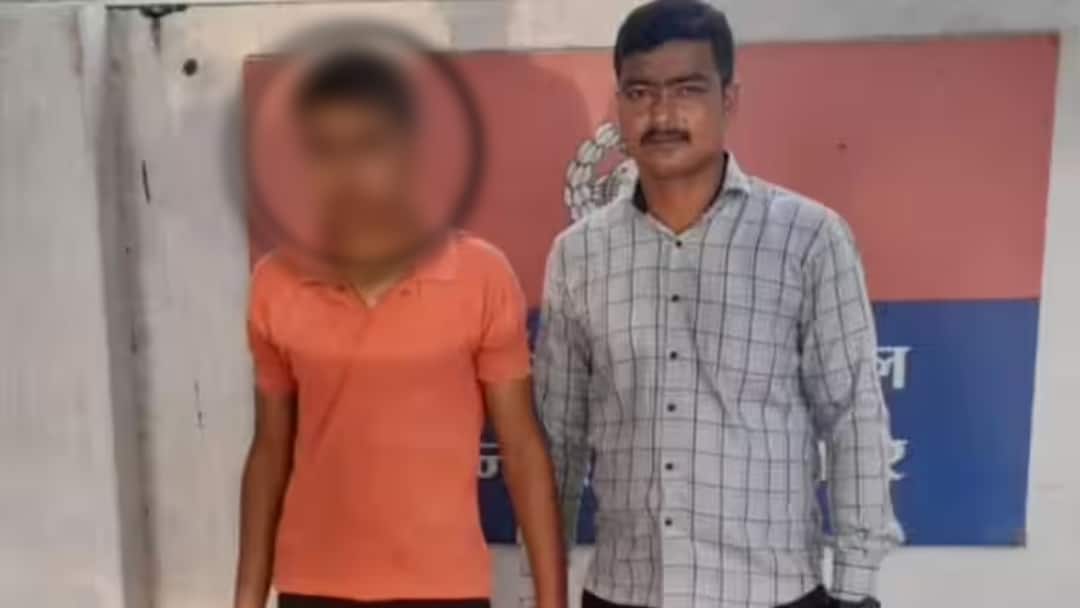 Gorakhpur News: गोरखपुर में 8वीं के छात्र से मारपीट के आरोपी को पुलिस ने पकड़ा, मकान मालिक भी गिरफ्तार Gorakhpur crime news class 8 student assaulting case police arrested Two accused ann Gorakhpur News: गोरखपुर में 8वीं के छात्र से मारपीट के आरोपी को पुलिस ने पकड़ा, मकान मालिक भी गिरफ्तार