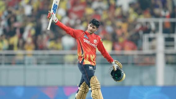 DPL 2025: आईपीएल के इस स्टार खिलाड़ी ने फिर बल्ले से मचाया कोहराम, 9 छक्के, 7 चौके जड़ बनाया शतक