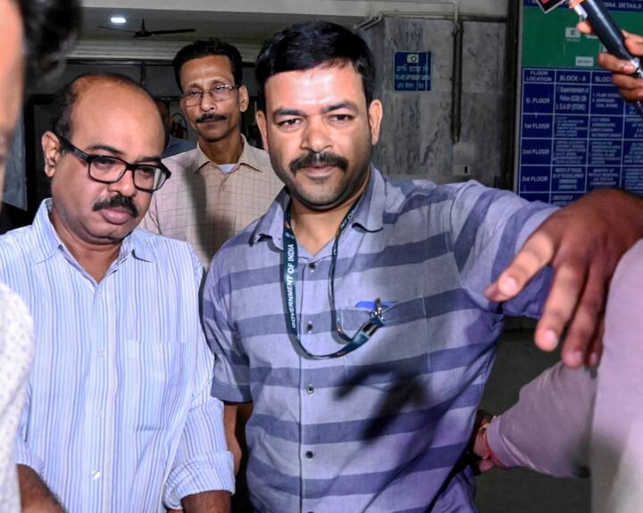 তথ্যপ্রমাণ লোপাটের অভিযোগে, আর জি কর মেডিক্যালের তৎকালীন অধ্যক্ষ সন্দীপ ঘোষ  ও টালা থানার তৎকালীন ওসি অভিজিৎ মণ্ডলকে CBI গ্রেফতার করলেও, ৯০ দিনের মধ্যে তাঁদের বিরুদ্ধে চার্জশিট জমা দিতে না পারায়, জামিন হয় তাঁদের।