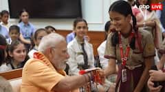 रक्षाबंधन पर पीएम मोदी ने नन्हीं बहनों से बंधवाई राखी, बोले- 'नारी शक्ति के स्नेह और विश्वास को नमन'