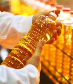 ਸਿਹਤ ਅਲਰਟ! ਕਿਤੇ ਤੁਸੀਂ ਵੀ ਤਾਂ ਨਹੀਂ ਵਰਤ ਰਹੇ ਕੁਕਿੰਗ ਦੇ ਲਈ ਇਹ ਤੇਲ, ਜਾਣੋ ਨੁਕਸਾਨ