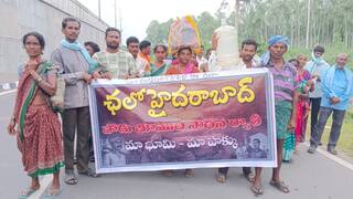 Asifabad News: దిందా టు హైదరాబాద్- సీఎం రేవంత్ రెడ్డిని కలిసేందుకు పోడు రైతుల పాదయాత్ర