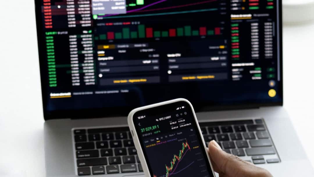 Markets On Edge With Tariff Threats, Inflation Data And Earnings Flood Ahead share market outlook stock markets next week tariff threats inflation earnings Markets On Edge With Tariff Threats, Inflation Data And Earnings Flood Ahead