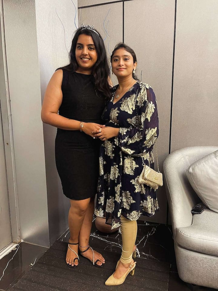 దివ్య నగేష్ గత ఐదేళ్లుగా తన సహనటుడు, కొరియోగ్రాఫర్‌ అజయ్ కుమార్‌తో ప్రేమలో ఉన్నారు. ఈ ఏడాది జనవరిలో ఎంగేజ్మెంట్ చేసుకున్నారు. Image Source: Instagram