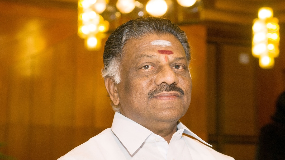 சமரசம் ஆவாரா ஓ.பன்னீர்செல்வம்? இ்ன்று மீட்டிங்.. டெல்லியில் இருந்த வந்த பாஜக நிர்வாகி