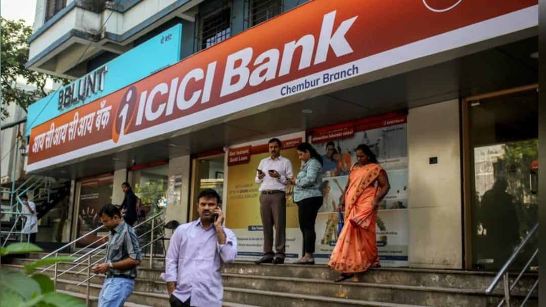 மினிமம் பேலன்ஸ் 50 ஆயிரம்.. ICICI வங்கிக்கு டாடா சொல்லப்போகும் வாடிக்கையாளர்கள்?