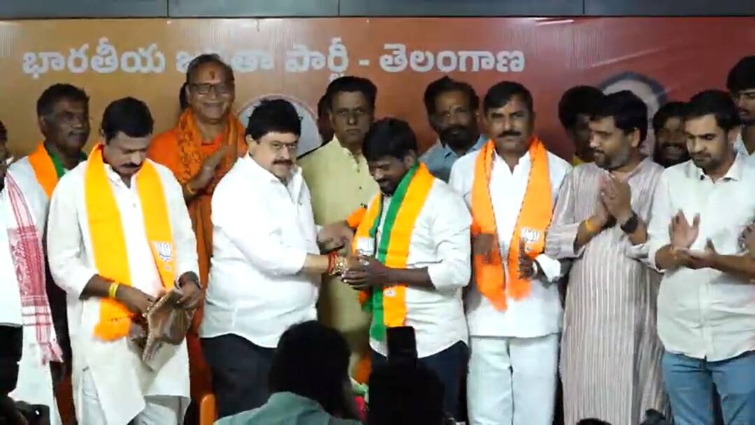 Achampet Ex MLA Guvvala Balraj joins in BJP in presence of Ramchander Rao Guvvala Balraj Joins BJP: రాహుల్ గాంధీ ఫేక్ ఇండియన్, ఆపరేషన్ సిందూర్ మీద అవాస్తవాలా ? రామచందర్ రావు ఫైర్