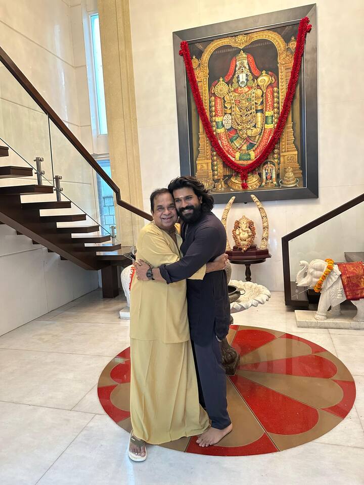 మెగాస్టార్ చిరంజీవి, కామెడీ కింగ్ బ్రహ్మానందం కుటుంబాల మధ్య మంచి అనుబంధం ఉంది. వాళ్ళ వారసుల మధ్య సైతం ఆ అనుబంధం ఉంది. అందుకు చక్కటి ఉదాహరణ ఈ ఫోటోలు