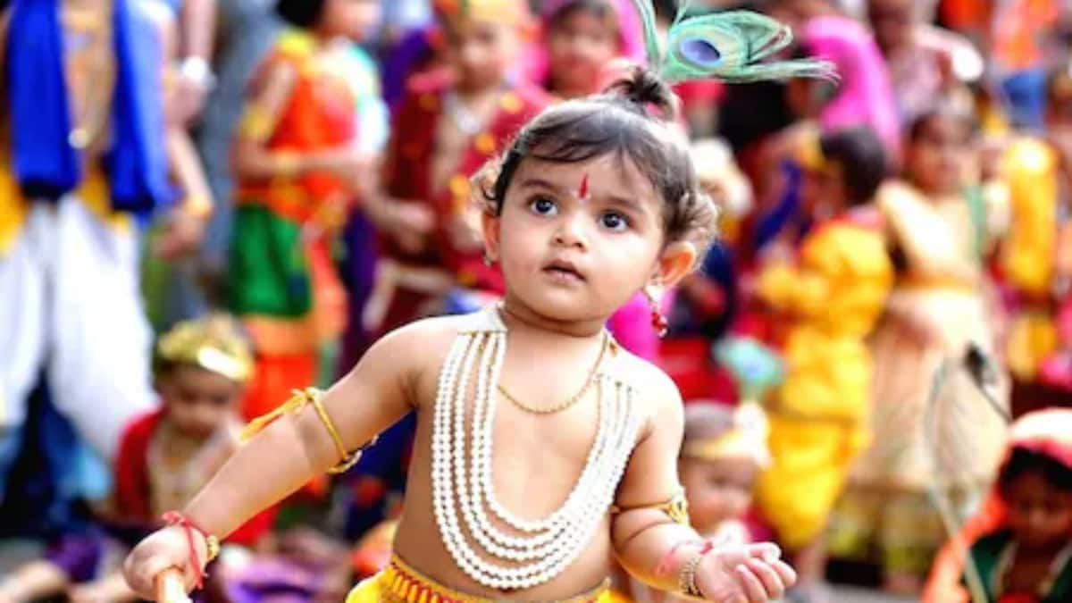 Krishna Jayanthi 2025 Date: கிருஷ்ண ஜெயந்தி வரும் சனிக்கிழமையா? ஞாயிற்றுக்கிழமையா? பக்தர்களே இதுதான் சரியான நாள்!