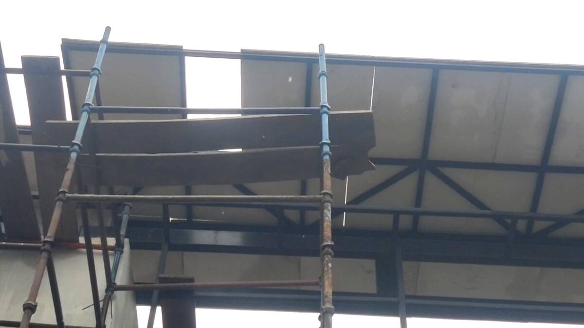 மயிலாடுதுறை ரயில் நிலையத்தில் அதிர்ச்சி சம்பவம்! அம்ரித் பாரத் திட்டத்தில் தரமற்ற பணிகள்? அச்சத்தில் பயணிகள்!