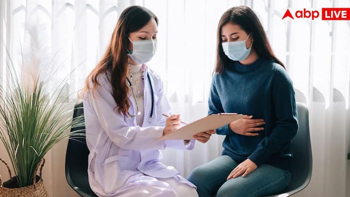 महिलाओं में यूरिनरी ट्रैक्ट इंफेक्शन (UTI) बहुत आम होती है, जिससे बार-बार पेशाब में जलन, दर्द या संक्रमण हो सकता है. अगर UTI बार-बार हो तो किडनी तक संक्रमण फैल सकता है, जिससे किडनी खराब हो सकती है.