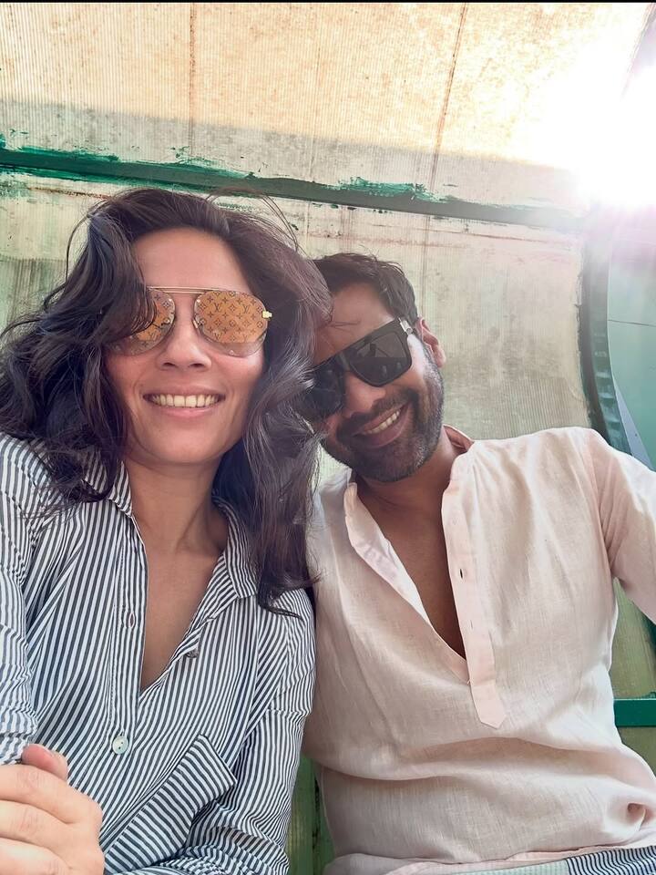 शब्बीर अहलूवालिया अपना 46वां बर्थडे सेलिब्रेट कर रहे हैं. इस खास मौके पर उनकी पत्नी कांची कौल ने उन पर जमकर प्यार लूटाया है.