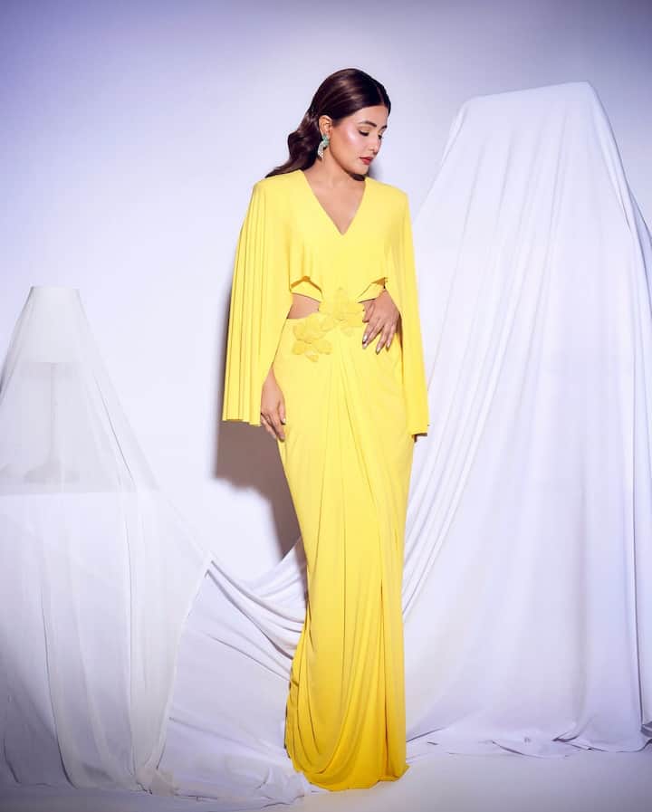 हाल ही में हिना ने सोशल मीडिया पर अपनी कुछ तस्वीरें शेयर की, जिसमें वो एक येलो ड्रेस में बेहद खूबसूरत लग रही थीं.