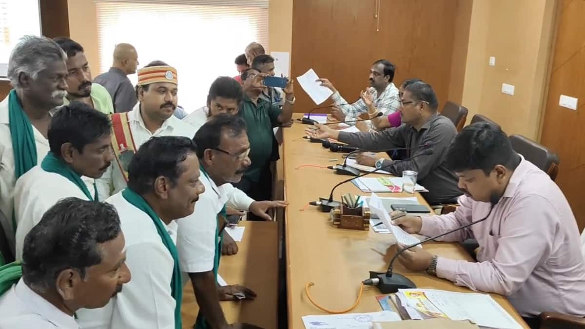 இரட்டை அர்த்தத்தில் பேசும் மயிலாடுதுறை வேளாண் அதிகாரி: பெண் ஊழியர்களுக்கு மன உளைச்சல், விவசாயிகள் கொந்தளிப்பு! நடவடிக்கை எடுக்குமா அரசு?