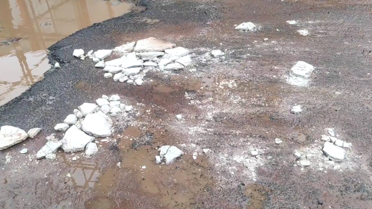 மயிலாடுதுறை ரயில் நிலையத்தில் அதிர்ச்சி சம்பவம்! அம்ரித் பாரத் திட்டத்தில் தரமற்ற பணிகள்? அச்சத்தில் பயணிகள்!