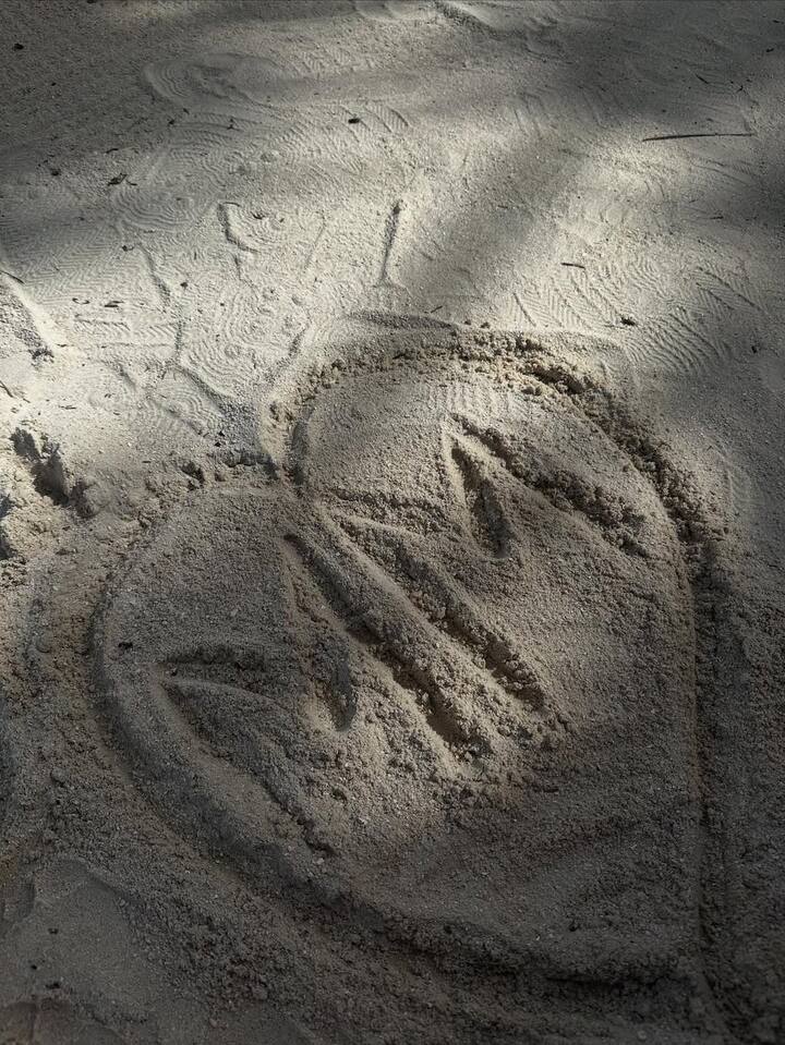 Speaking to Farah Khan on her YouTube channel, Munawar revealed that their wedding wasn’t planned far in advance.