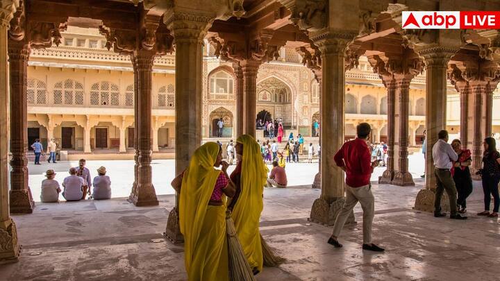 पूजा-पाठ और ध्यान से दिमाग के कई फायदे होते हैं. ये आपके दिमाग को तेज, हेल्दी और तनावमुक्त बनाते हैं. इसलिए इसे सिर्फ धार्मिक कर्म न समझें, बल्कि अपनी मेंटल हेल्थ के लिए अपनाएं.