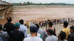 जम्मू: भारी बारिश से कई इलाकों में बाढ़, सड़कें बाधित, इन जिलों में स्कूल बंद करने के आदेश
