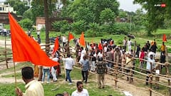 फतेहपुर मकबरे पर BJP जिलाध्यक्ष के आह्वान पर जुटी भीड़, सपा नेता समेत 10 पर FIR