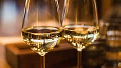 शैंपेन और वाइन में क्या होता है अंतर? कितने भी शौकीन हों, पर नहीं जानते होंगे यह बात