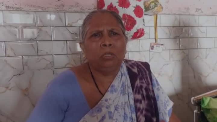 माझ्या मुलाला न्याय मिळाला पाहिजे. बायकोला आणि तिच्या प्रियकराला फाशी द्या, तरच माझ्या आत्म्याला शांती मिळेल, असे भरत अहिरे याच्या आईने म्हटले.