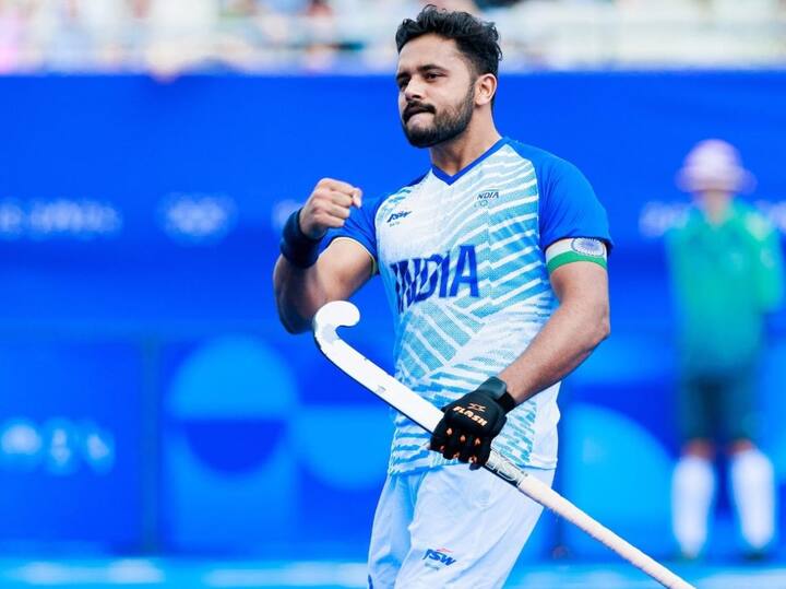 स्कूल की पढ़ाई पूरी करने के बाद हरमनप्रीत ने आगे की पढ़ाई के लिए कॉलेज ऑफ आर्ट्स, चंडीगढ़ का रुख किया.