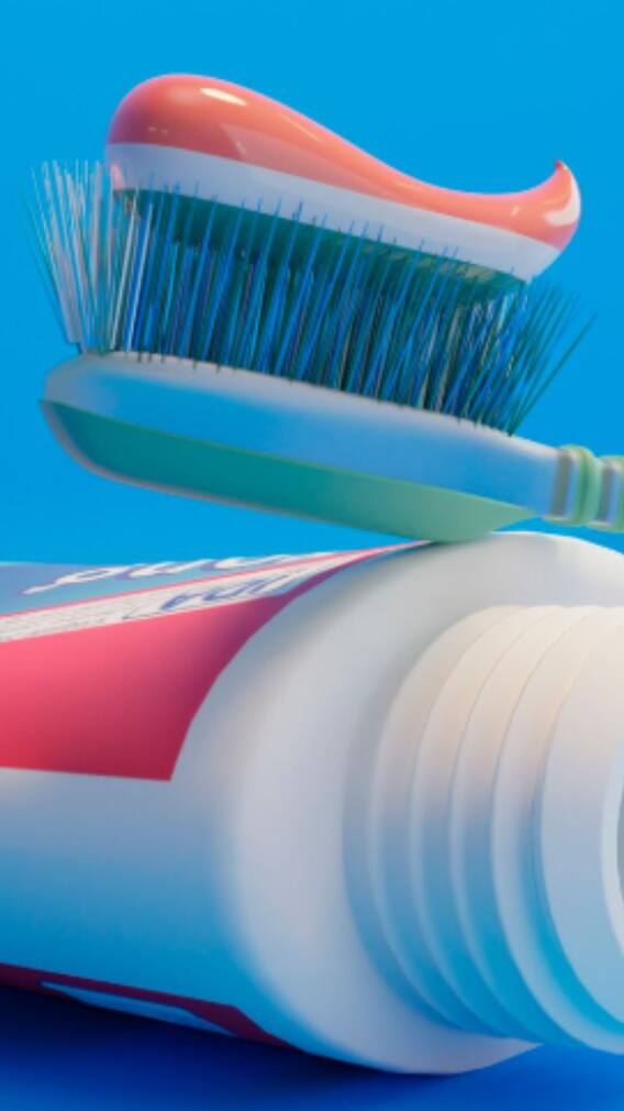 লম্বা করে অনেকটা, না এক ফোঁটা, কোন বয়সে কতটা টুথপেস্ট ব্যবহার উচিত?