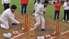 मुस्लिम क्रिकेटर ने पेश की एकता की मिसाल, पिच पर स्टंप के पास फोड़ा नारियल; हाथ जोड़कर की पूजा