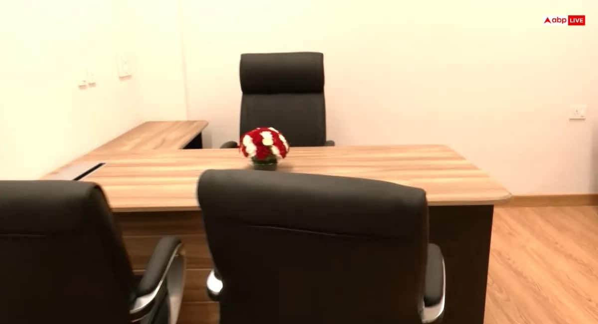 5 बेडरूम, ऑफिस, कैंटीन, जिम और पूजा घर... सांसदों के लिए दिल्ली में बने हैं जो लग्जरी फ्लैट, देखिए अंदर की PHOTOS