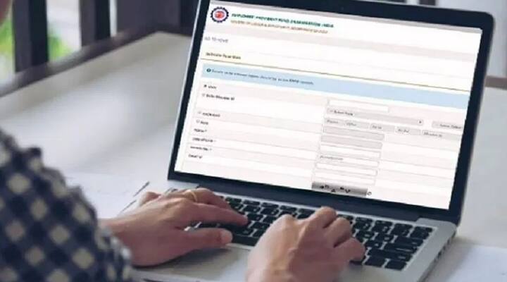 હવે 'ગેટ ઓથોરાઈઝેશન પિન' પર ક્લિક કરો. તેના પર ક્લિક કરતાની સાથે જ તમને નવો નંબર દેખાવા લાગશે. તમને આ નંબર પર 4 અંકનો પિન મળશે. પેજ પર હાજર ખાલી બોક્સમાં આ PIN ભરો અને નીચે Save Changes પર ક્લિક કરો.