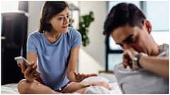 Partner Cheating Signs : నిద్రపోయే ముందు మీ పార్టనర్ అలా ఉంటున్నారా? అయితే మిమ్మల్ని మోసం చేస్తున్నట్లే