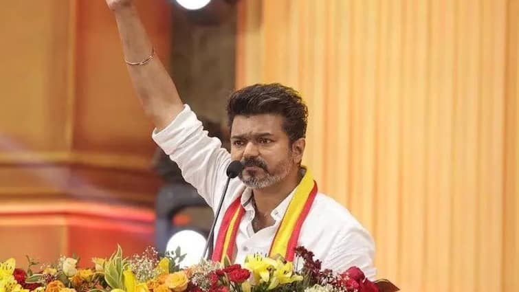 TVK Vijay: ”அராஜகப் போக்கு! மனசாட்சி இருக்கா” தூய்மை பணியாளர்கள் கைது... சாட்டையை சுழற்றிய விஜய்