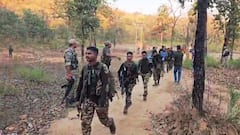 Bijapur Encounter: छत्तीसगढ़ के बीजापुर में सुरक्षाबलों और नक्सलियों के बीच मुठभेड़ जारी, दो जवान घायल