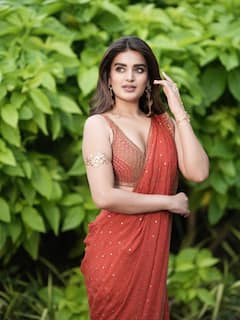 Nidhhi Agerwal: చీర కట్టిన పంచమి... కాంట్రవర్సీ క్లియర్ చేసి కెరీర్ మీద దృష్టి పెట్టి