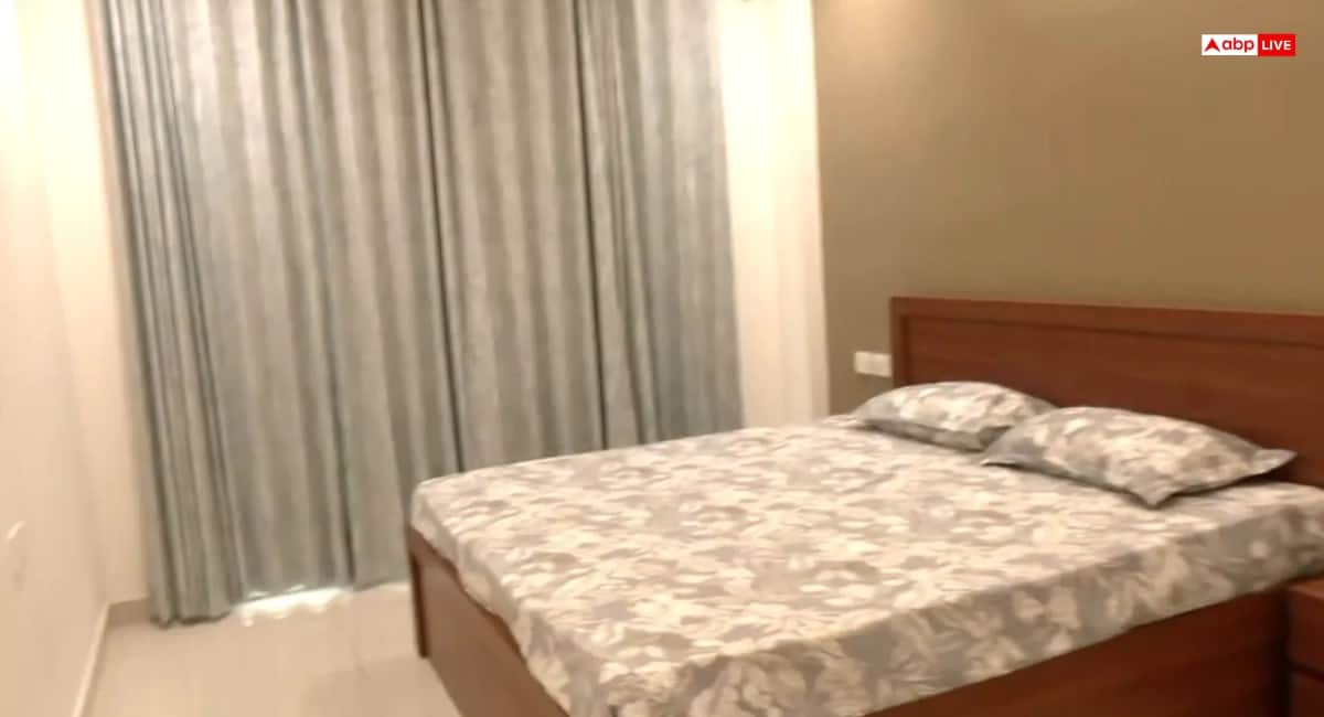 5 बेडरूम, ऑफिस, कैंटीन, जिम और पूजा घर... सांसदों के लिए दिल्ली में बने हैं जो लग्जरी फ्लैट, देखिए अंदर की PHOTOS