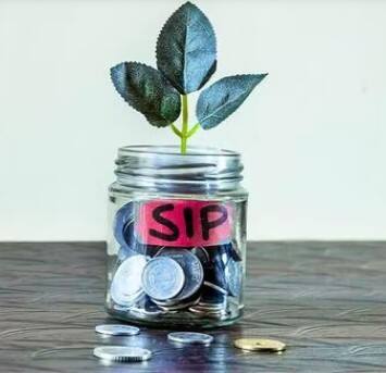 ਸਿਰਫ਼ 5,000 ਰੁਪਏ ਦਾ ਨਿਵੇਸ਼ ਕਰਕੇ ਤੁਸੀਂ ਬਣ ਸਕਦੇ ਹੋ ਕਰੋੜਪਤੀ !