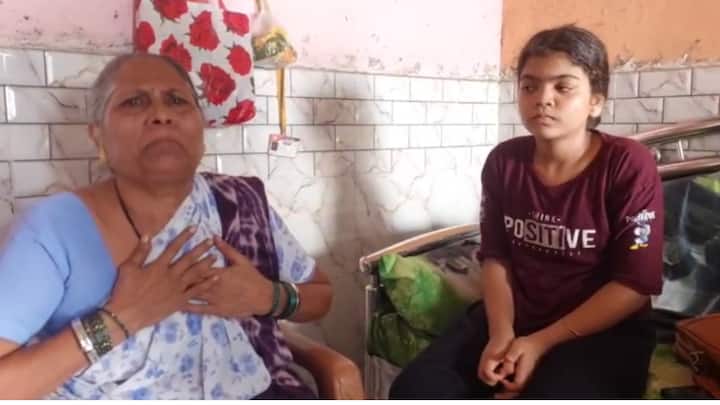 भरतची 12 वर्षांची मुलगी श्रेयाने पोलिसांना सांगितले की, आईने बाबांना शौचालयाजवळ बोलावले, जिथे तिचा प्रियकर चंद्रशेखर आणि त्याचा भाऊ रंगाने भरतला लाथा आणि बुक्क्यांनी मारहाण केली. या मारहाणीत वडिलांच्या पोटातील नस तुटली, छातीची हाडे तुटली आणि यकृताचे खूप नुकसान झाले, असंही त्यांनी म्हटलं आहे.